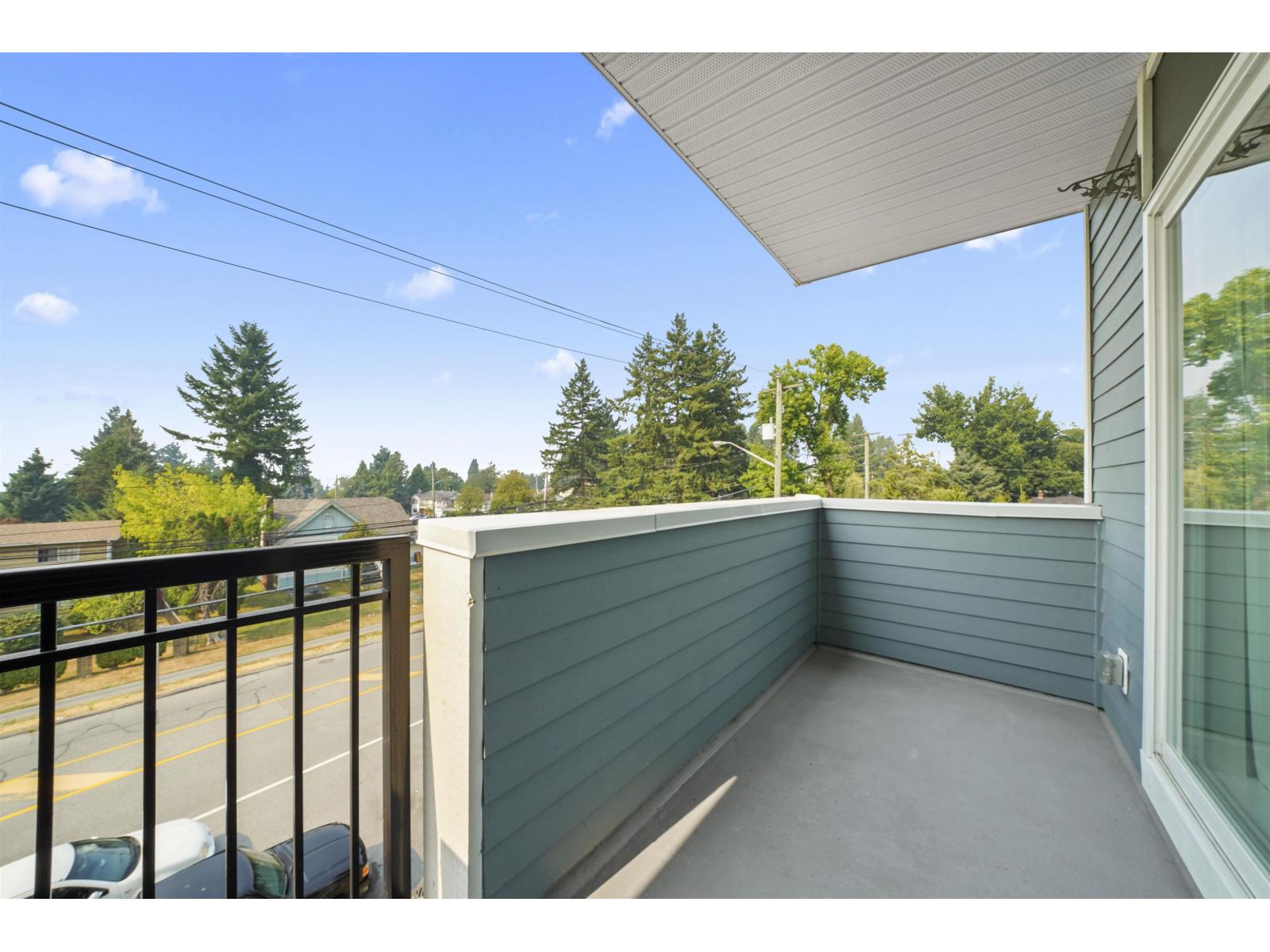 304 13678 GROSVENOR ROAD, Surrey