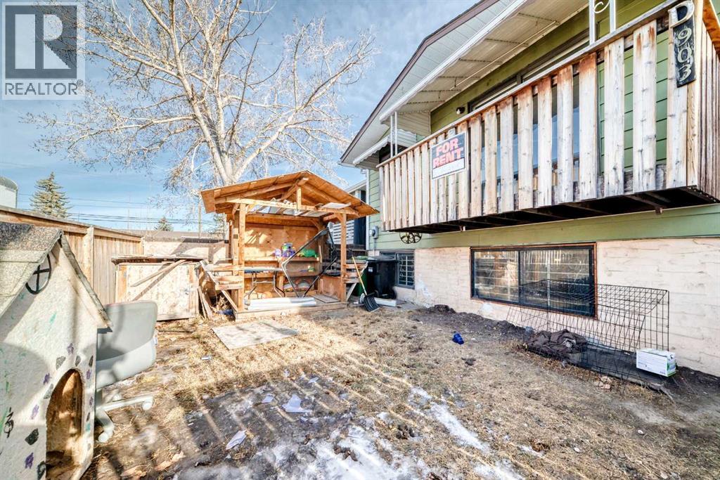 Single Family House Bi-level for Sale in D   Street SE Forest Lawn Calgary 