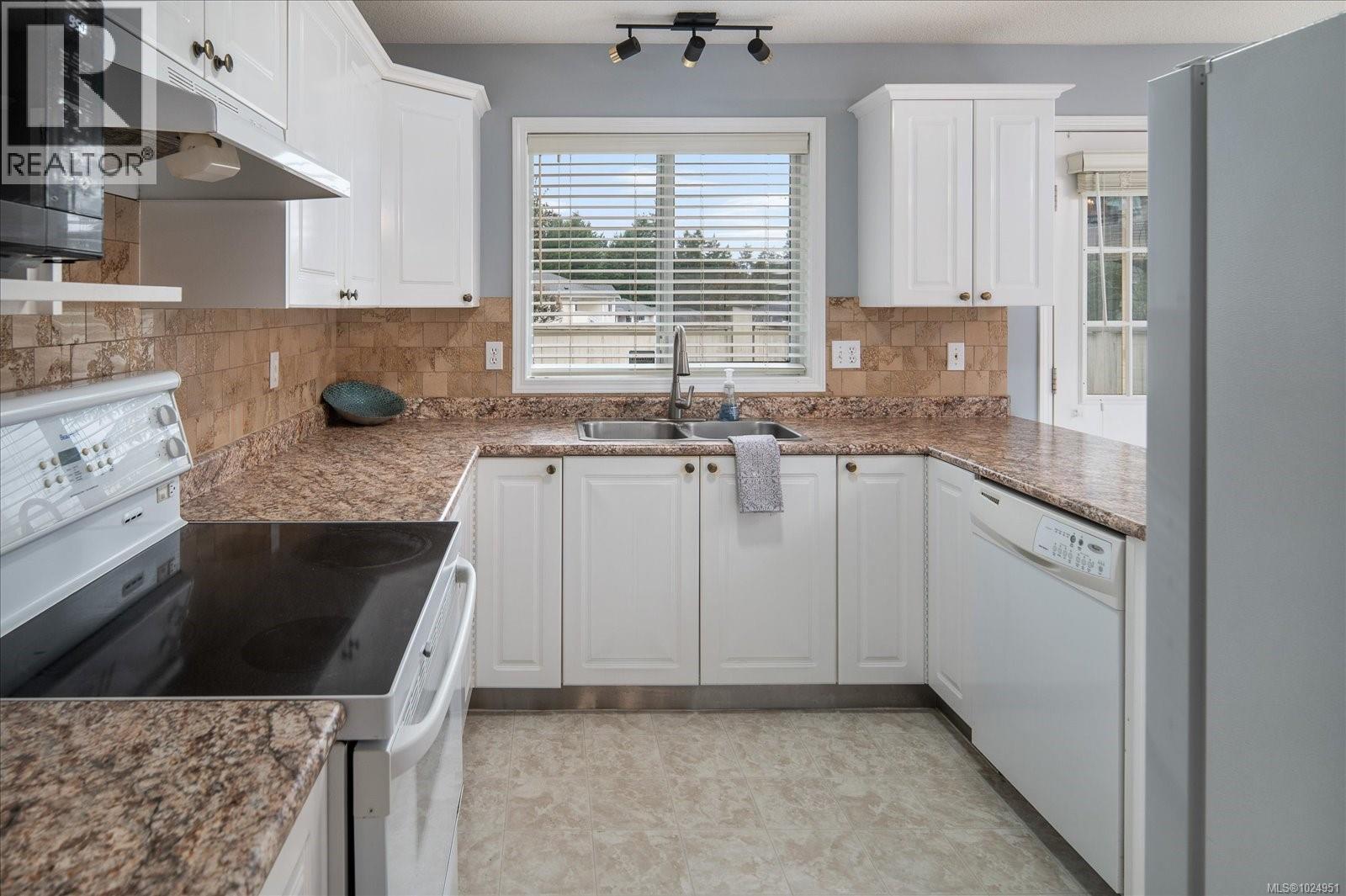 5994 Cedar Grove Dr, Nanaimo