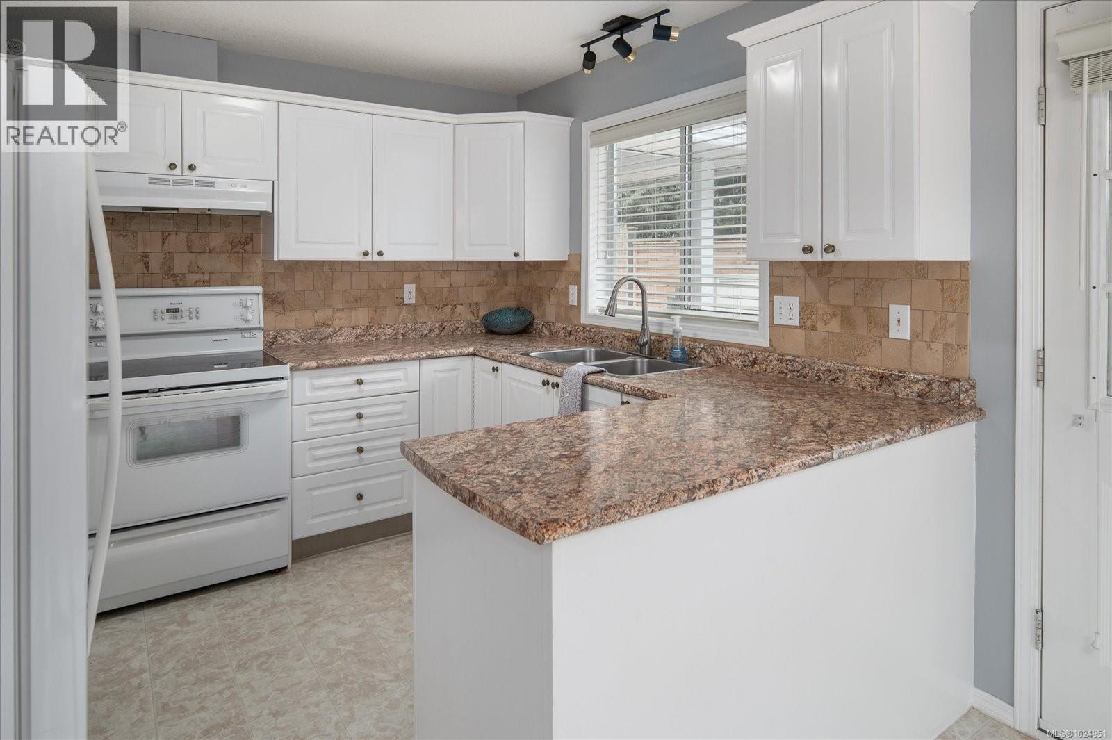 5994 Cedar Grove Dr, Nanaimo