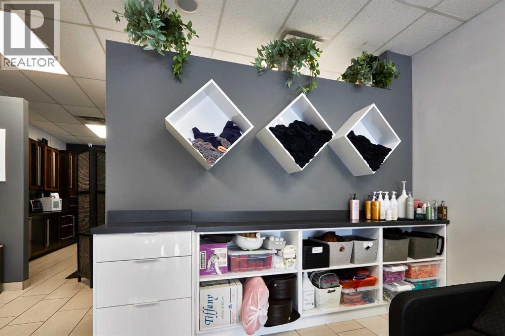 
          1299 Trans Canada Way Southeast
            <br/>
            <span>Medicine Hat</span>
            , 
            <span>AB</span>
             <span>T1B1H9</span>
         - Photo 12