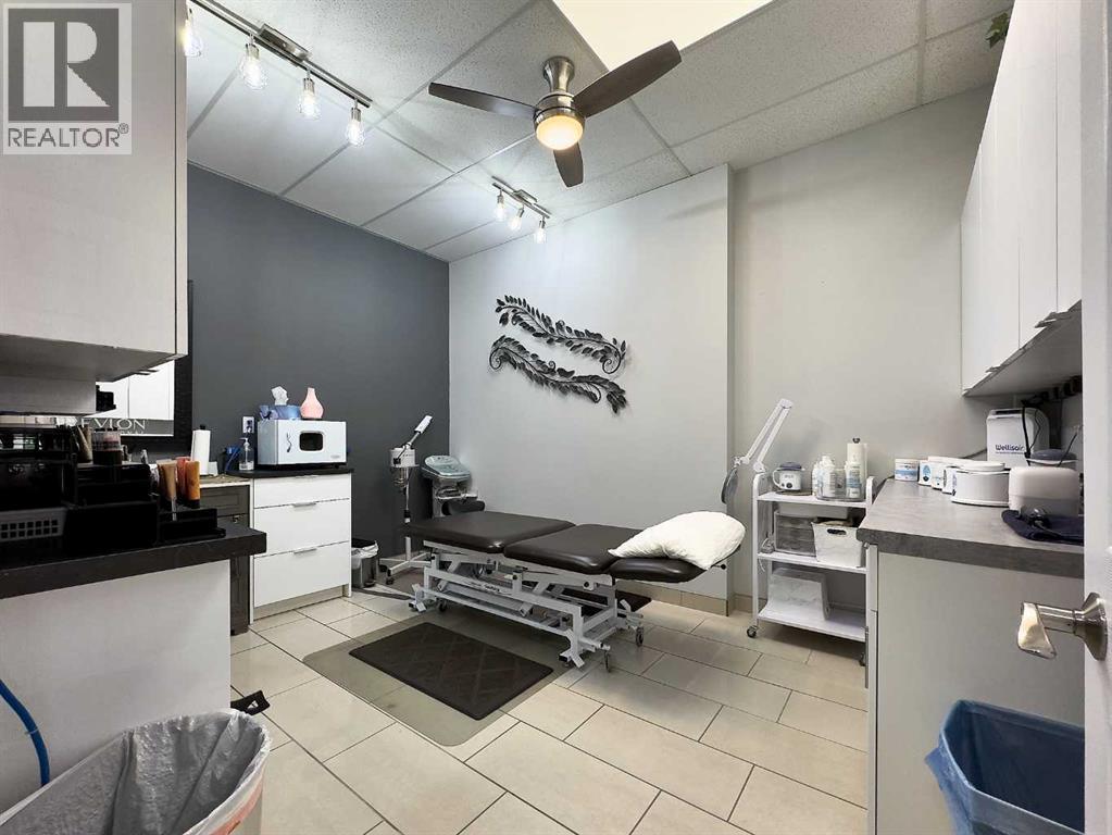 
          1299 Trans Canada Way Southeast
            <br/>
            <span>Medicine Hat</span>
            , 
            <span>AB</span>
             <span>T1B1H9</span>
         - Photo 22