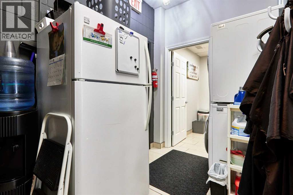 
          1299 Trans Canada Way Southeast
            <br/>
            <span>Medicine Hat</span>
            , 
            <span>AB</span>
             <span>T1B1H9</span>
         - Photo 21