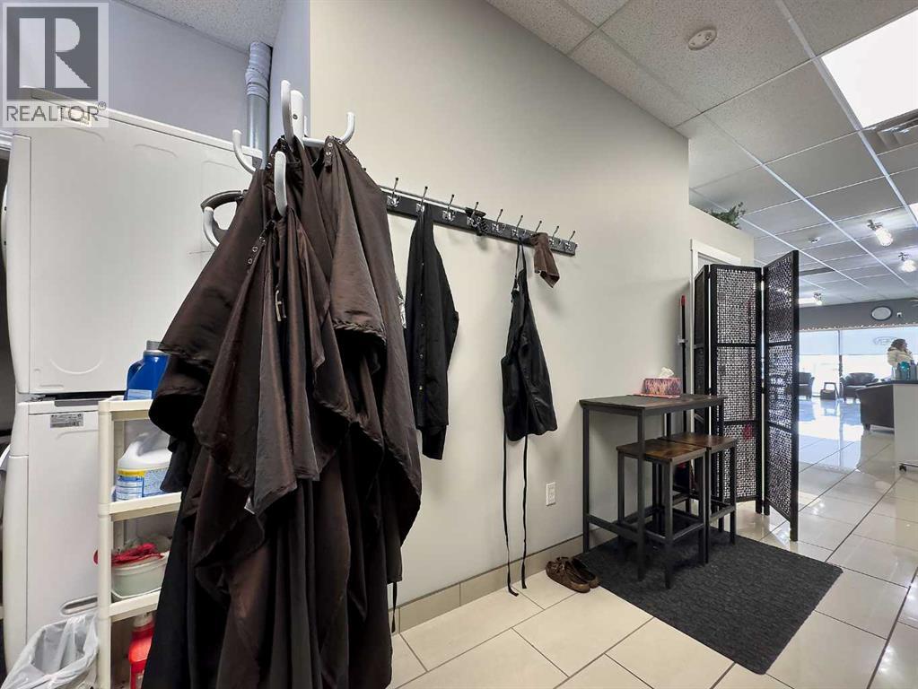 
          1299 Trans Canada Way Southeast
            <br/>
            <span>Medicine Hat</span>
            , 
            <span>AB</span>
             <span>T1B1H9</span>
         - Photo 19