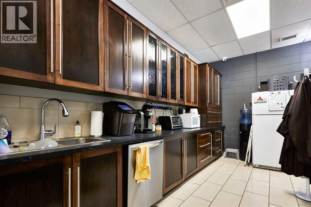 
          1299 Trans Canada Way Southeast
            <br/>
            <span>Medicine Hat</span>
            , 
            <span>AB</span>
             <span>T1B1H9</span>
         - Photo 20