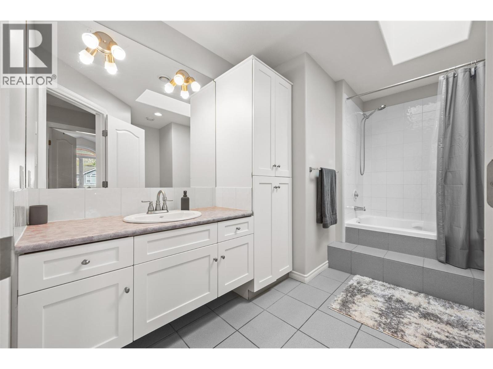 240 Heritage Boulevard, Okanagan Falls