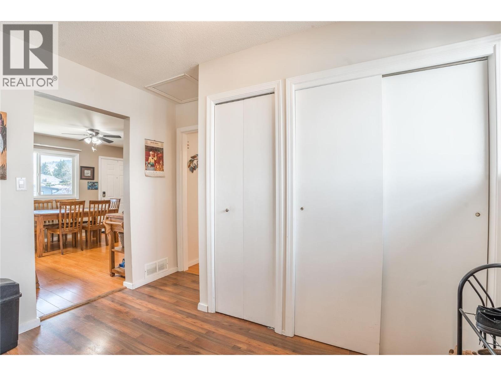 12240 SAUNDERS Crescent, Summerland