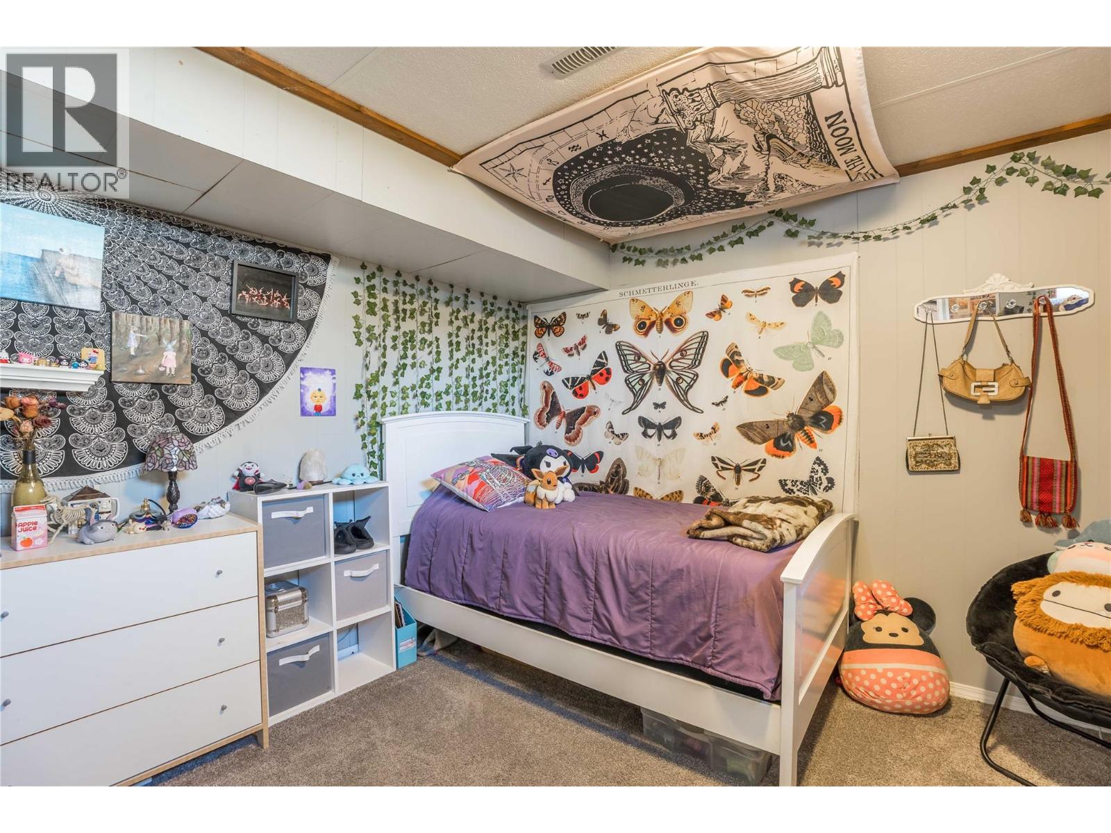 12240 SAUNDERS Crescent, Summerland