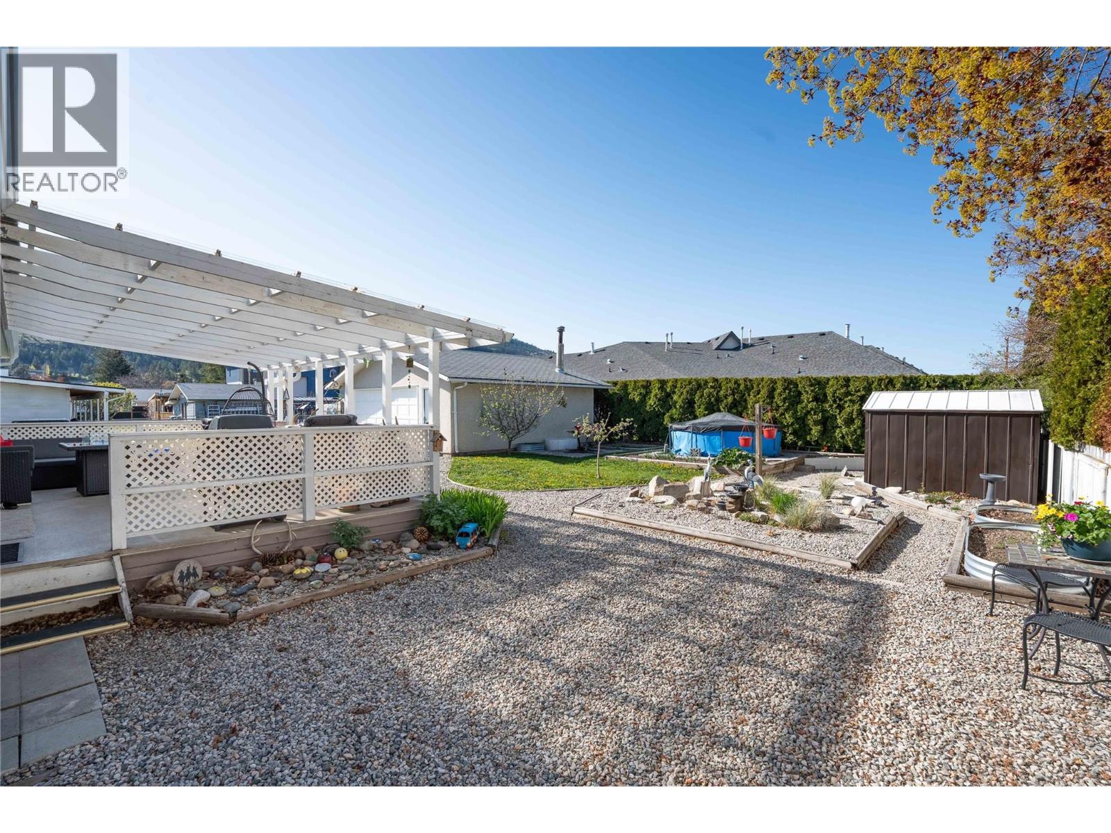 12240 SAUNDERS Crescent, Summerland