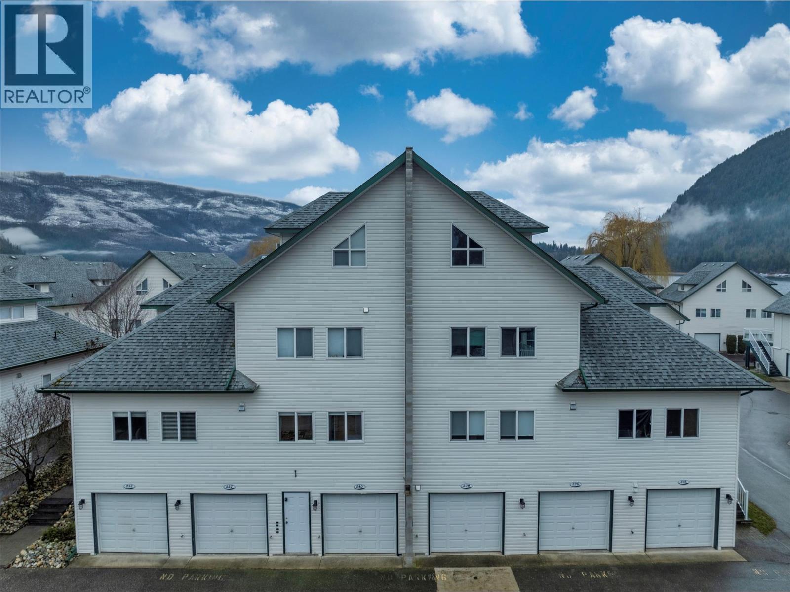 213 White Pine Crescent Unit# 237, Sicamous