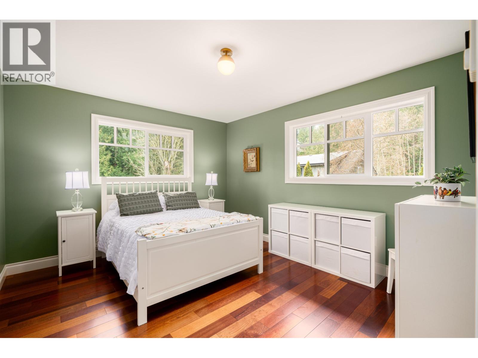 947 VILLAGE DRIVE, Bowen Island