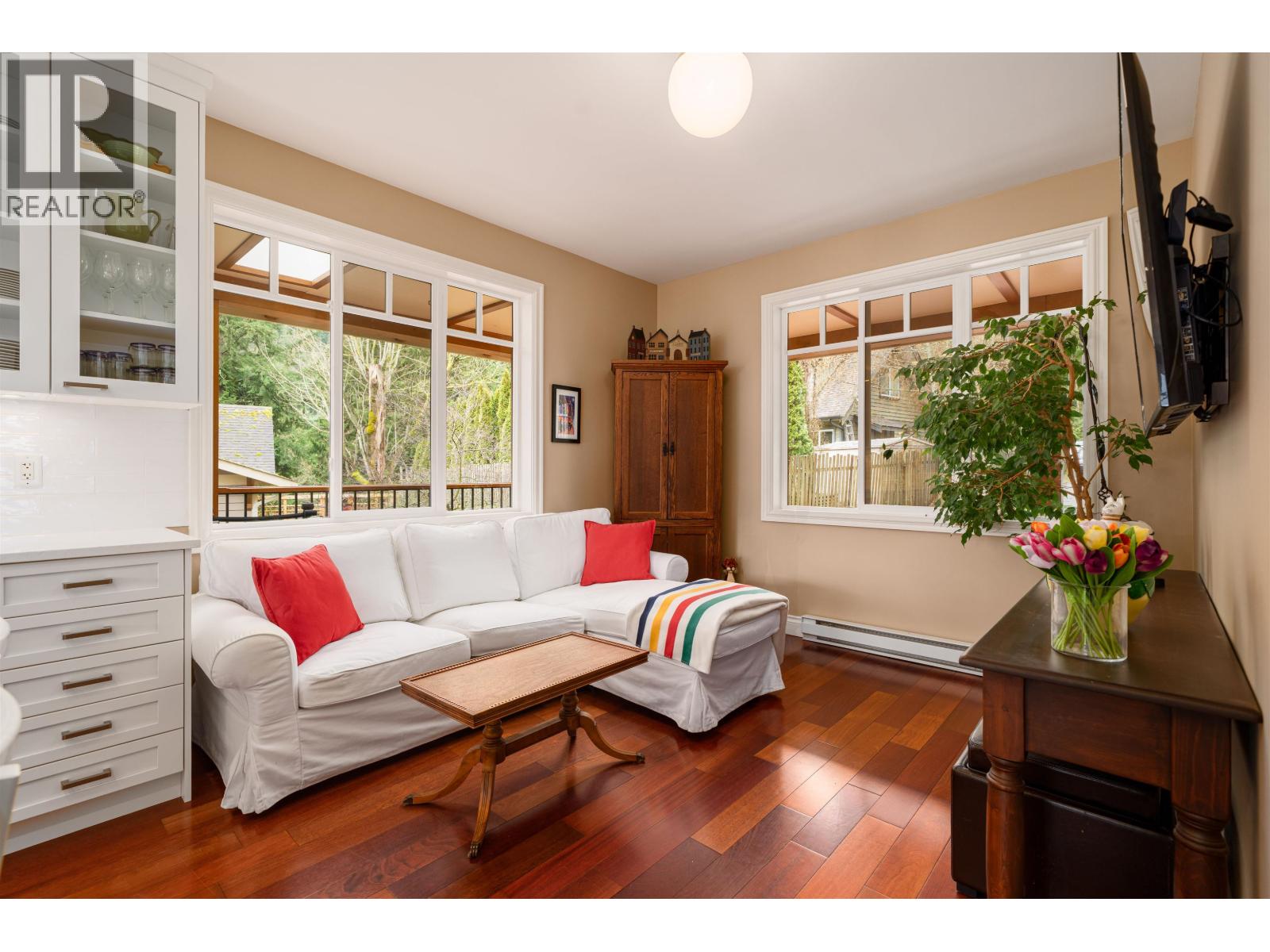 947 VILLAGE DRIVE, Bowen Island