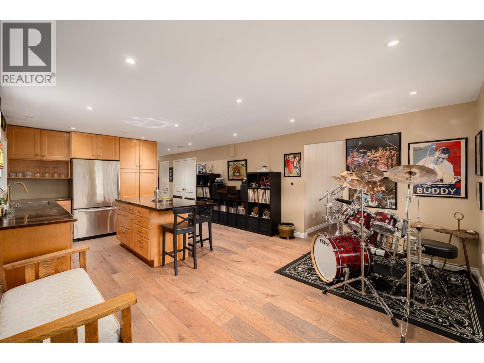 947 VILLAGE DRIVE, Bowen Island