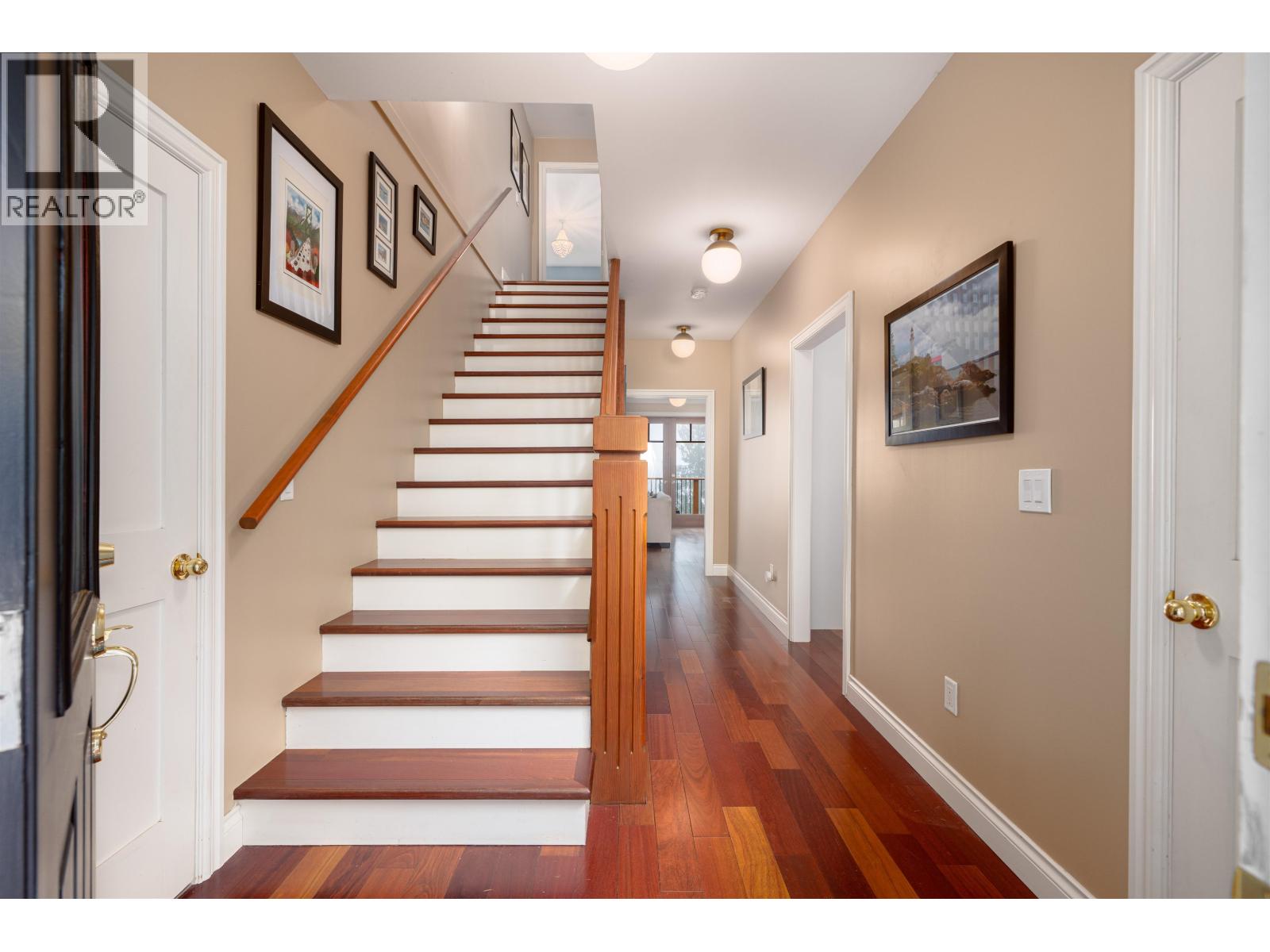 947 VILLAGE DRIVE, Bowen Island