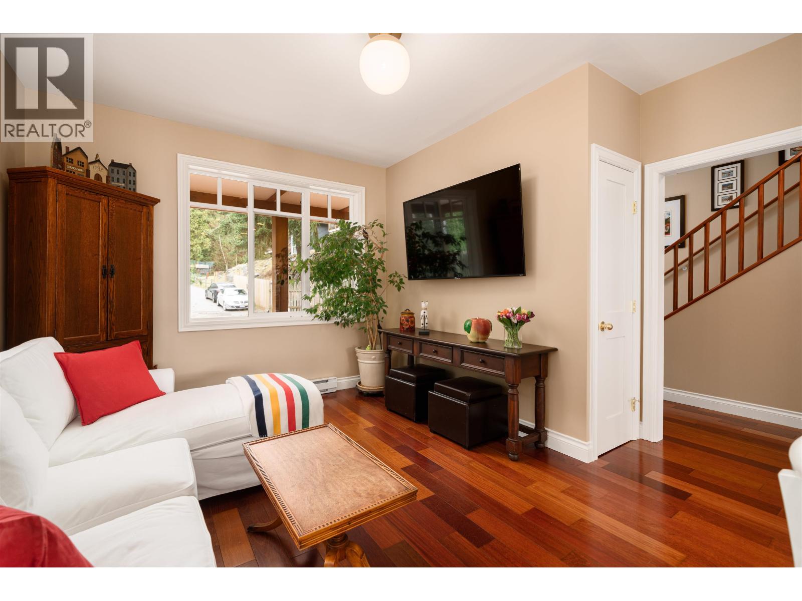 947 VILLAGE DRIVE, Bowen Island