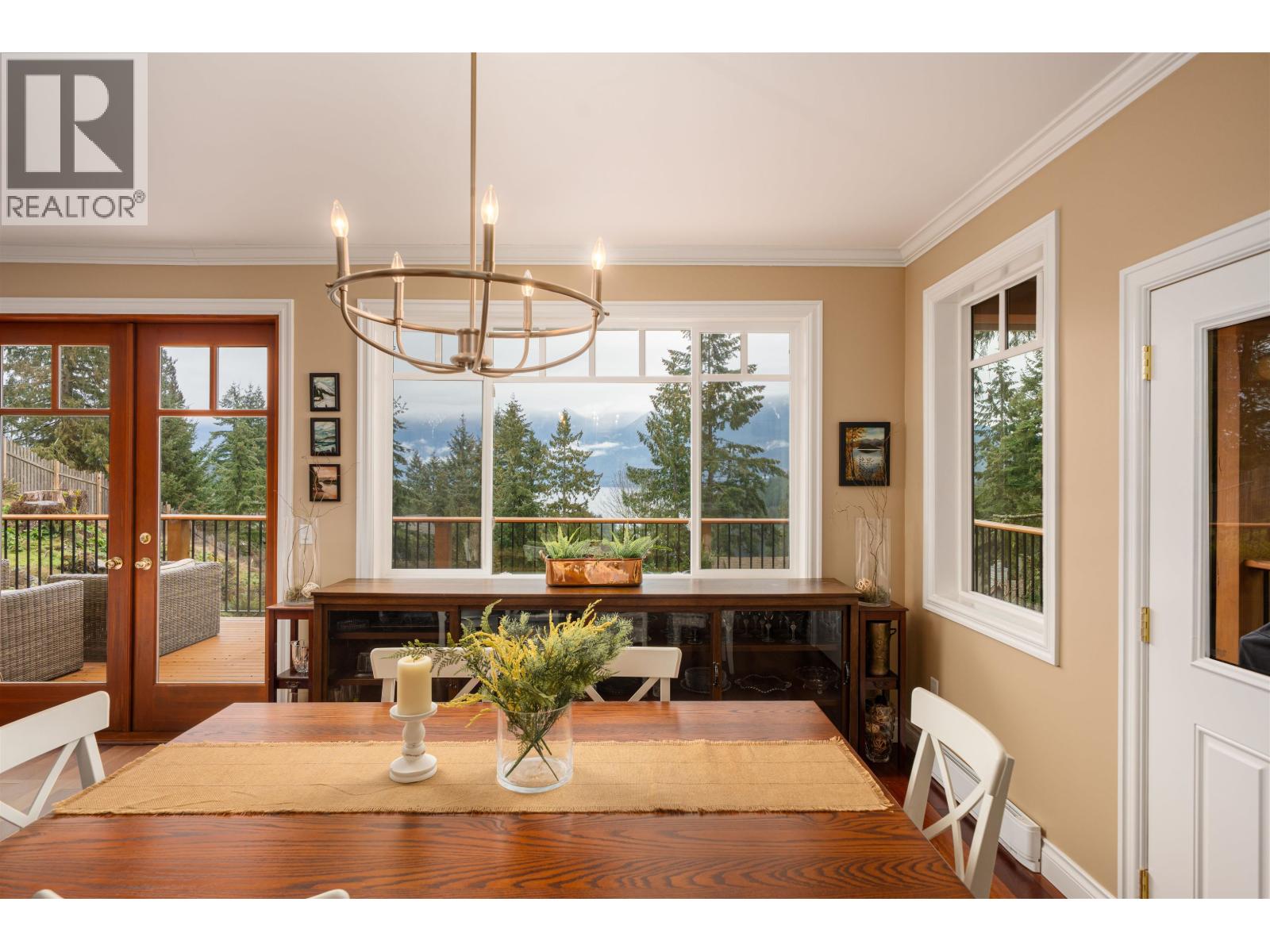 947 VILLAGE DRIVE, Bowen Island