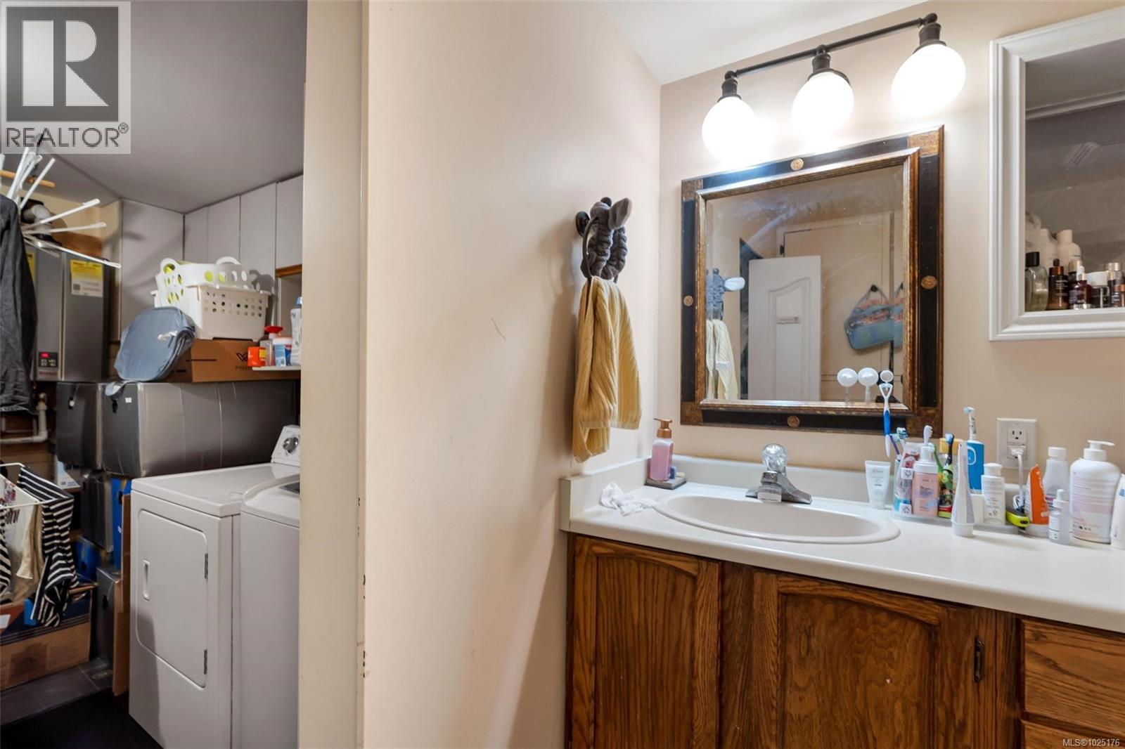  3410 Browning Street, Saanich