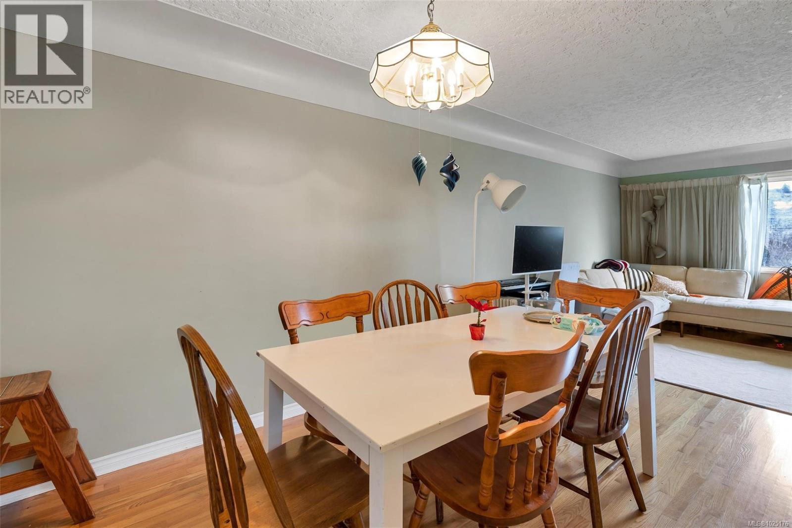  3410 Browning Street, Saanich