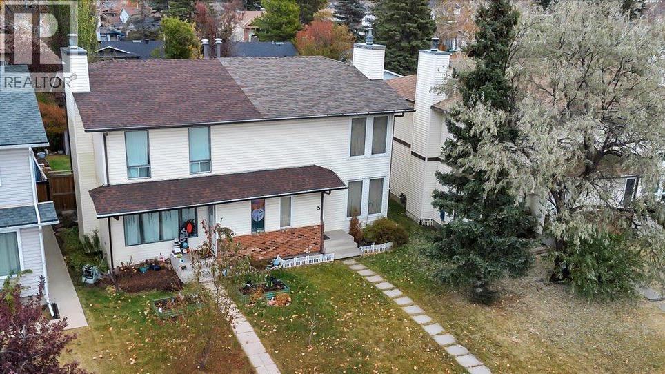 Single Family House for Sale in  Falsby Place NE Falconridge Calgary 