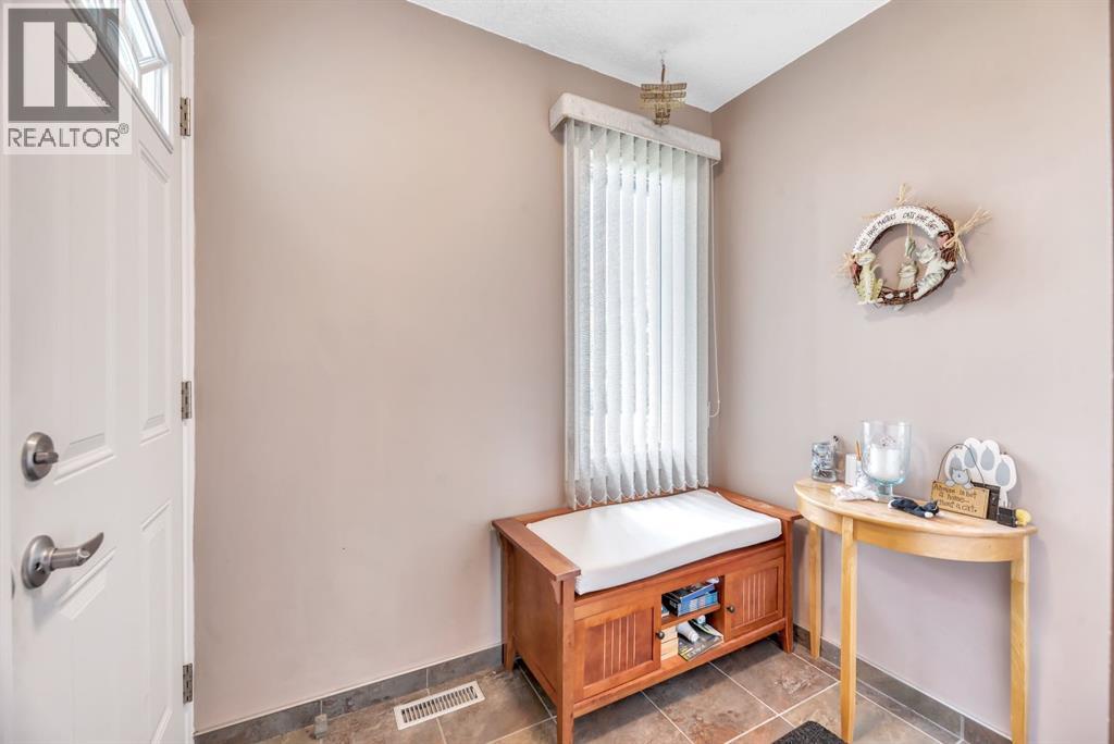 Single Family House for Sale in  Falsby Place NE Falconridge Calgary 