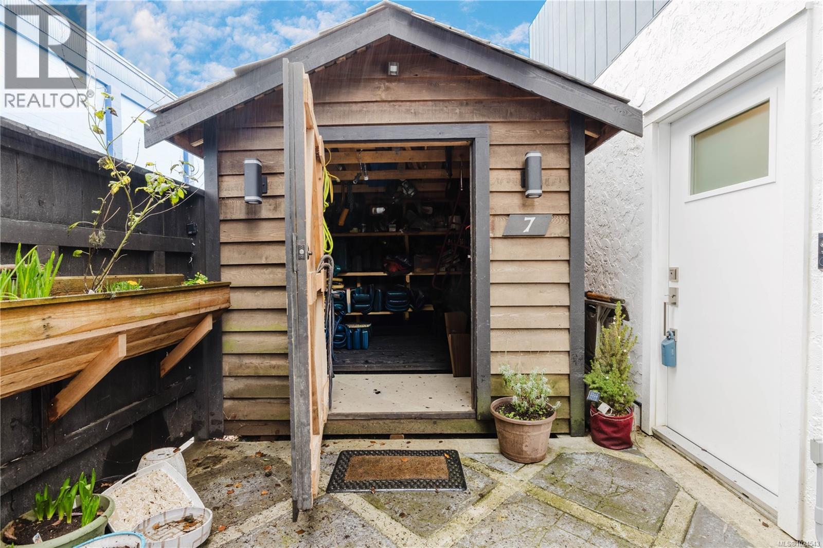 7 505 Dalton Street, Victoria