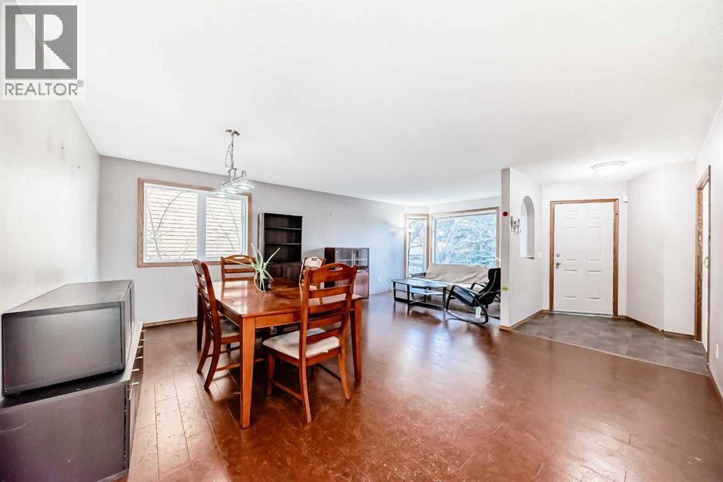 Single Family House for Sale in  Sandringham Way NW Sandstone Valley Calgary 