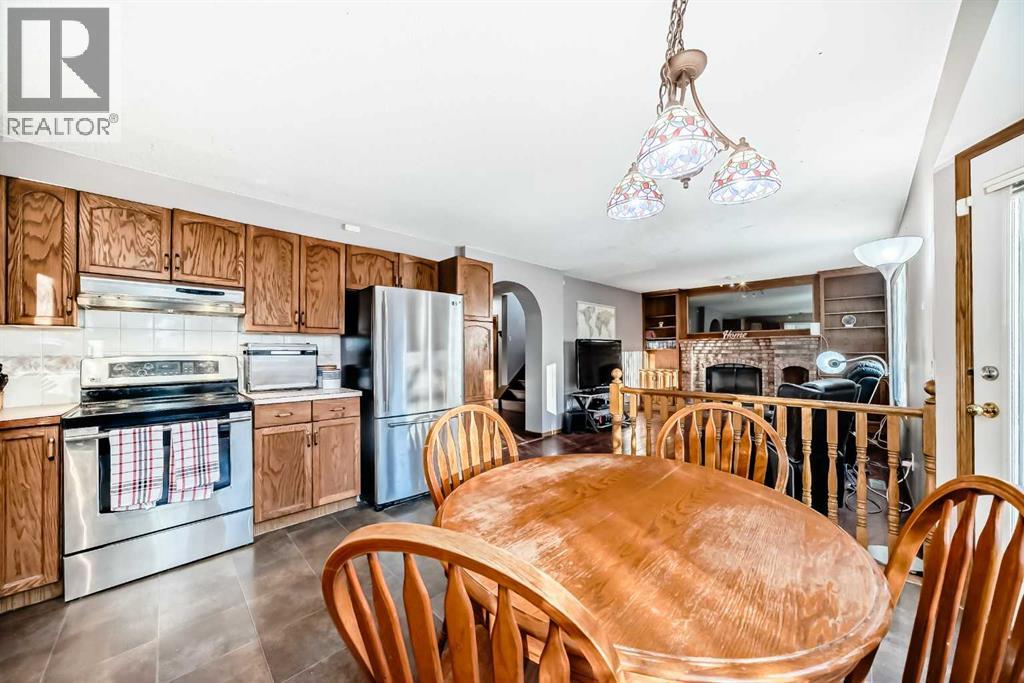 Single Family House for Sale in  Sandringham Way NW Sandstone Valley Calgary 