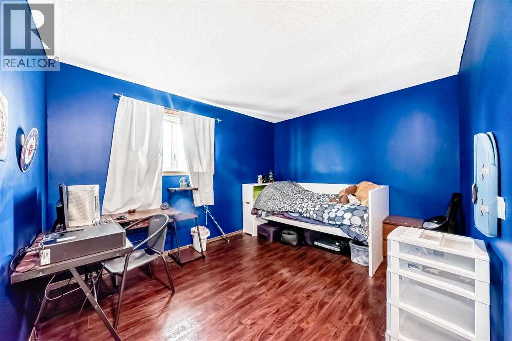 Single Family House for Sale in  Sandringham Way NW Sandstone Valley Calgary 