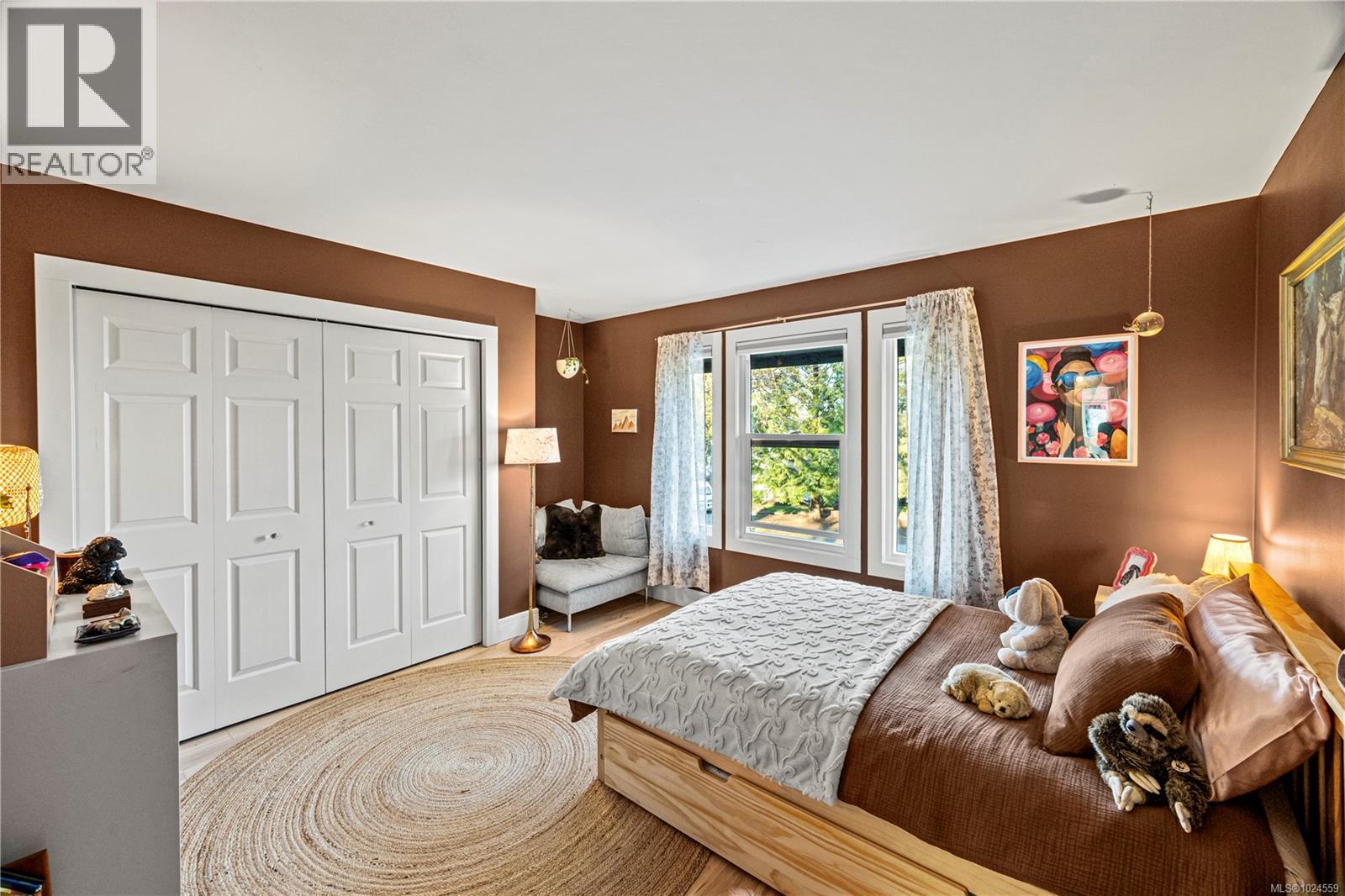  2025 Runnymede Avenue, Oak Bay