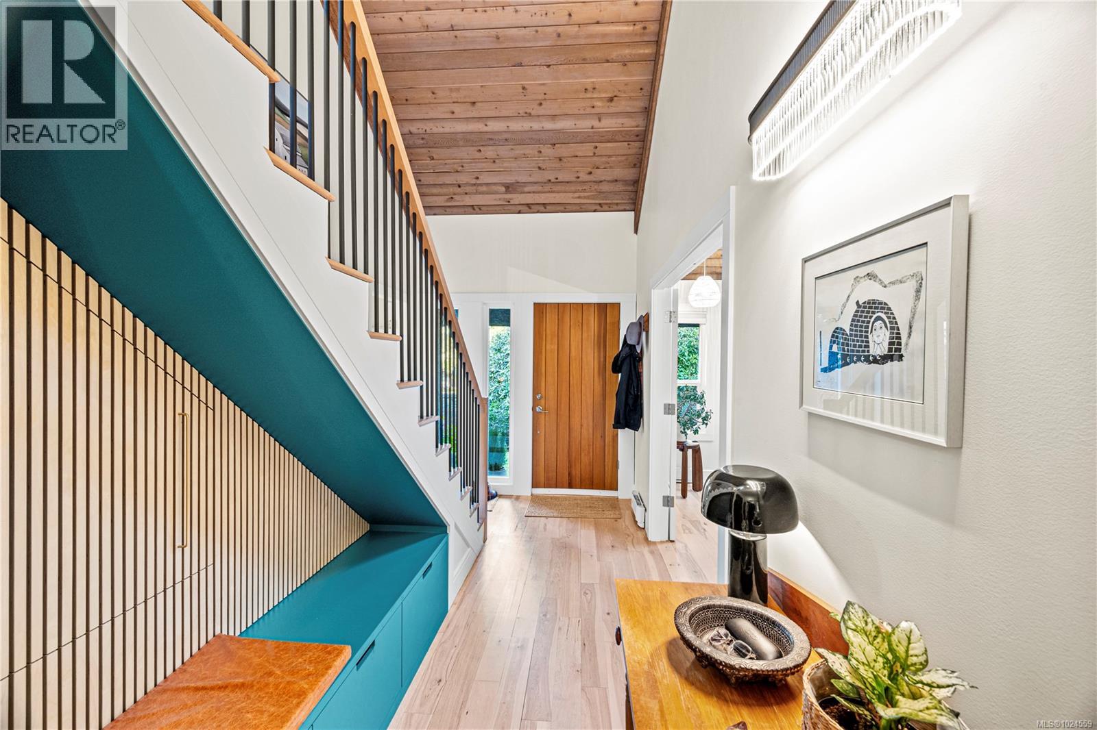  2025 Runnymede Avenue, Oak Bay