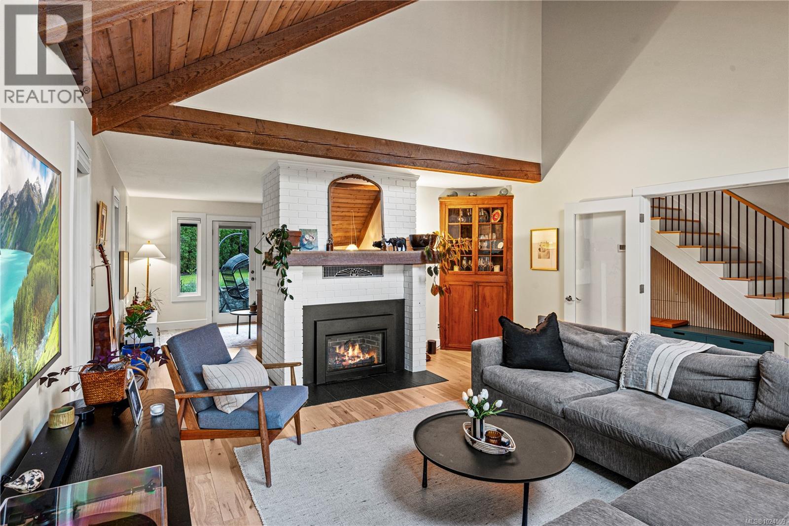  2025 Runnymede Avenue, Oak Bay