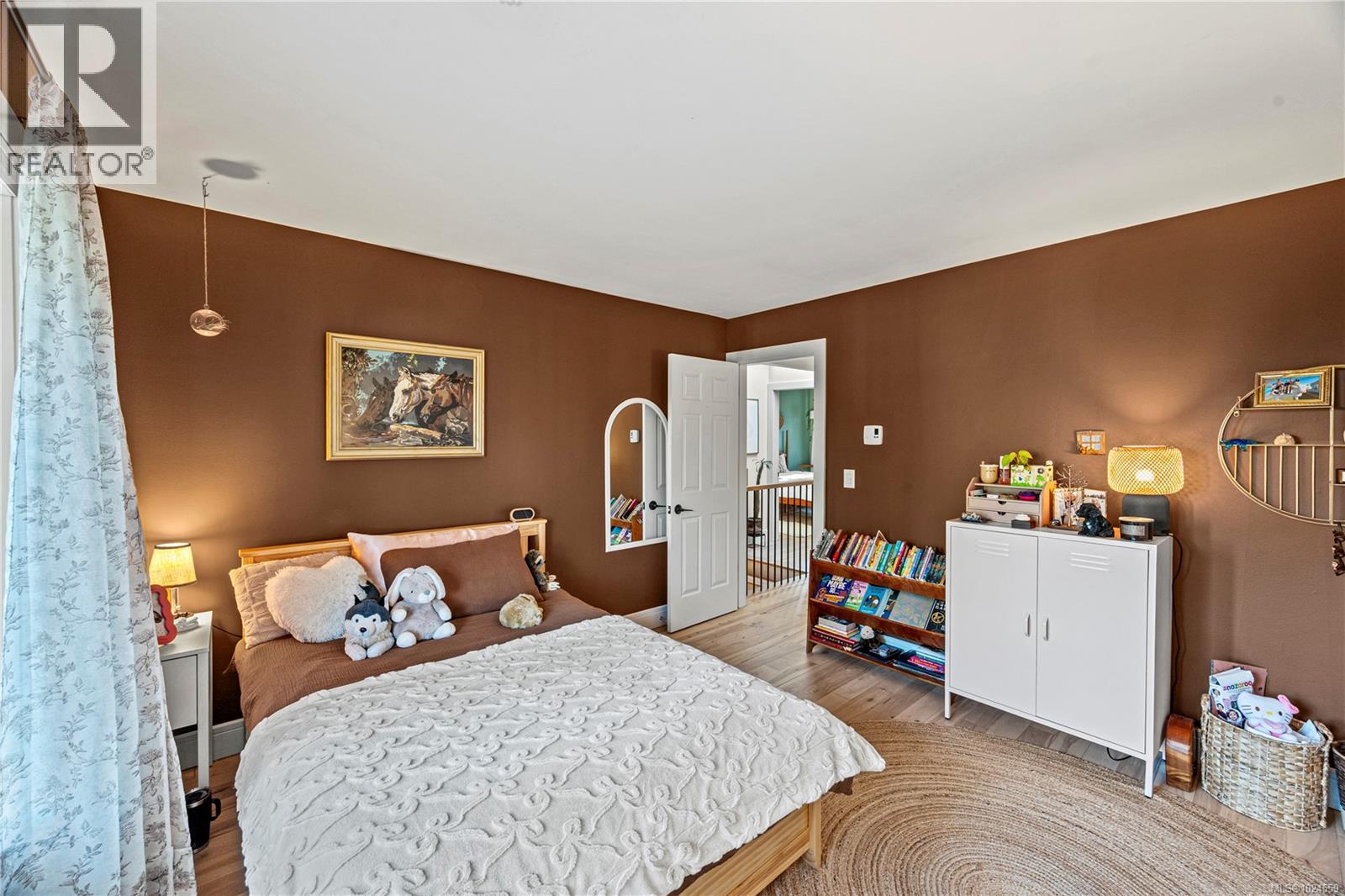  2025 Runnymede Avenue, Oak Bay