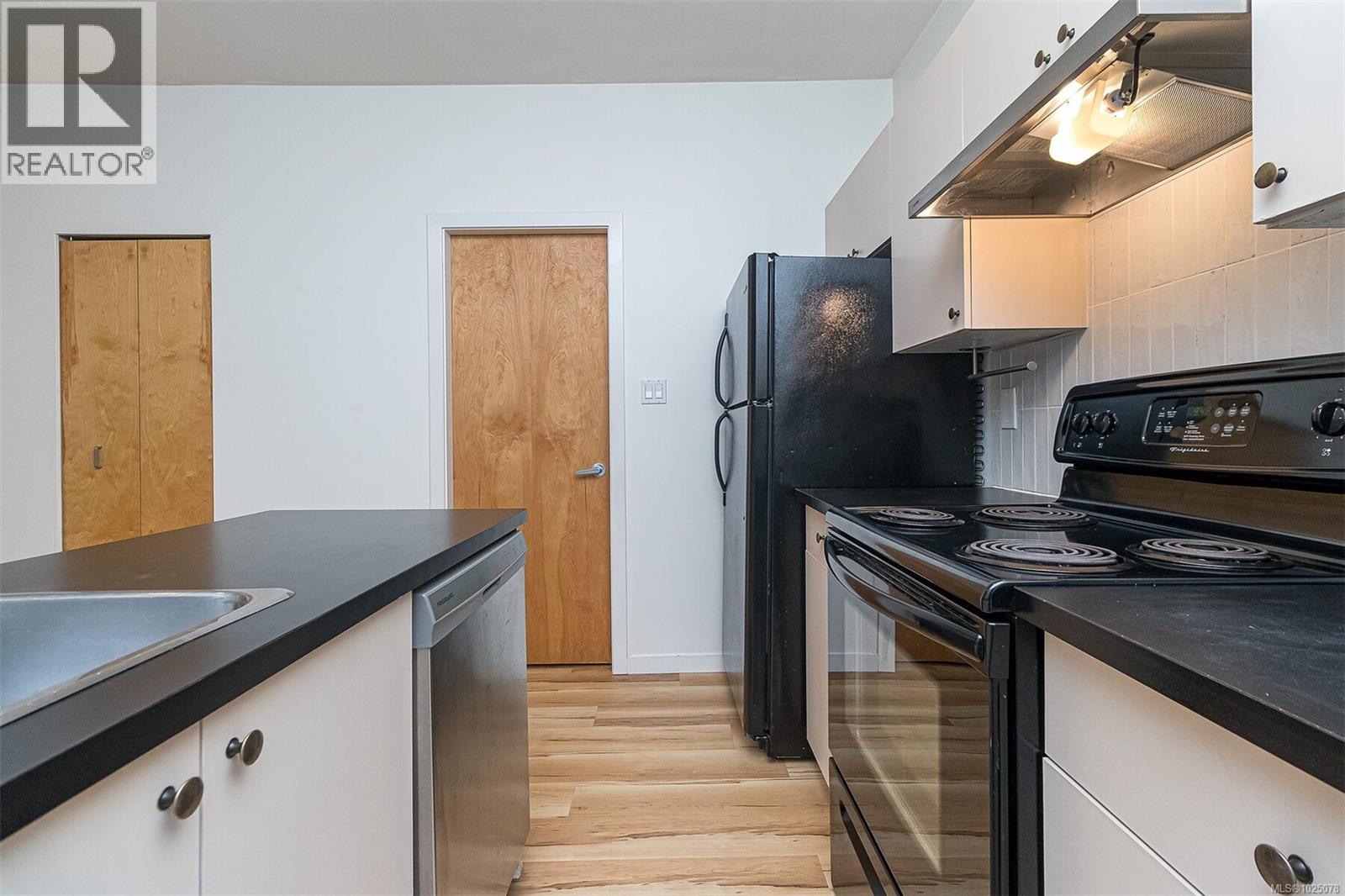 205 848 Mason Street, Victoria