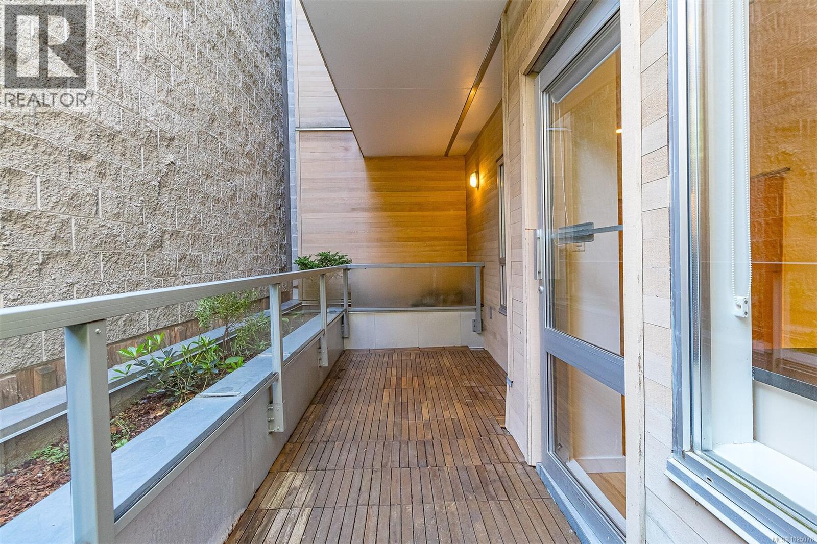 205 848 Mason Street, Victoria