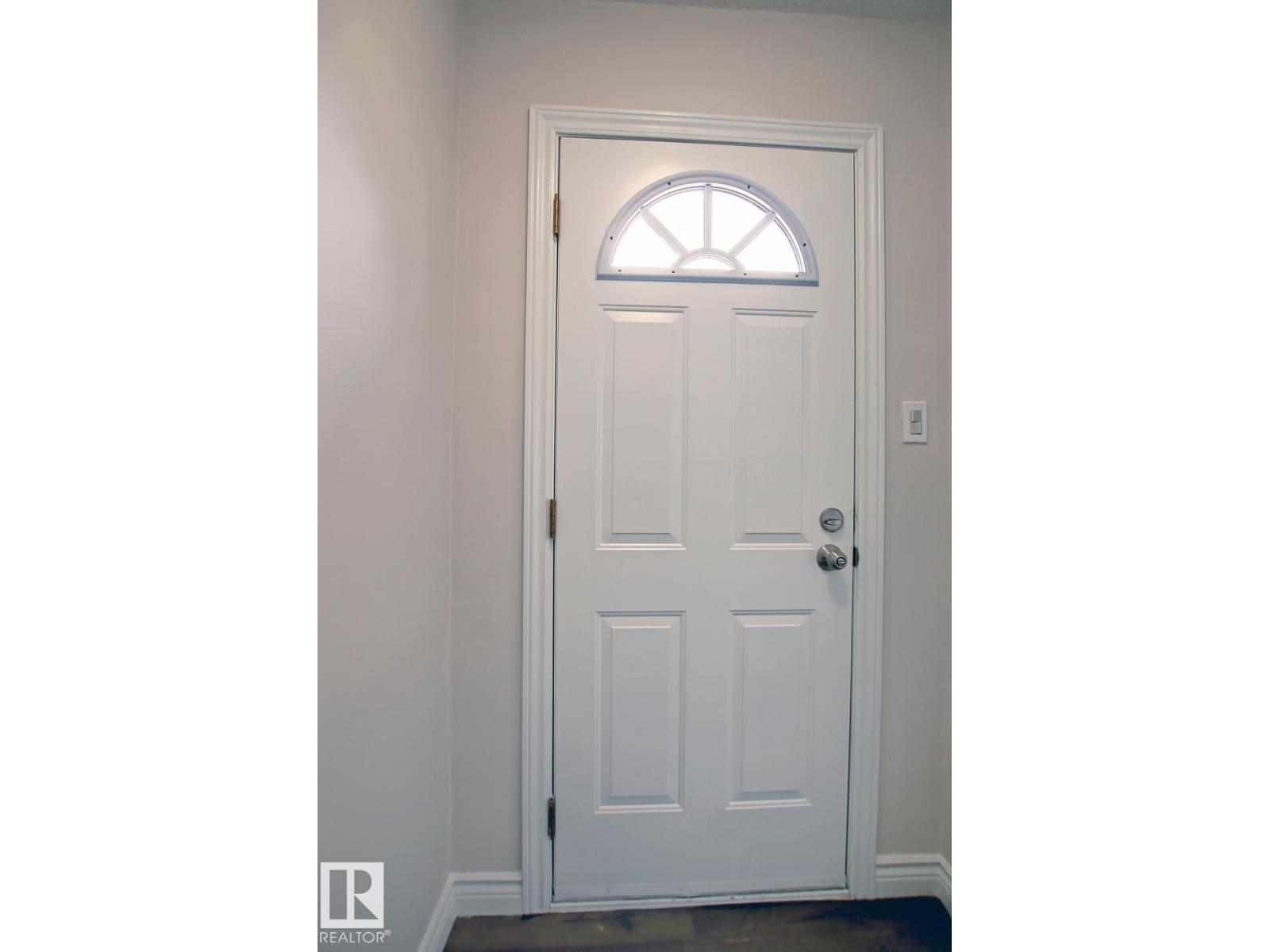 10682 61 AV NW - 4