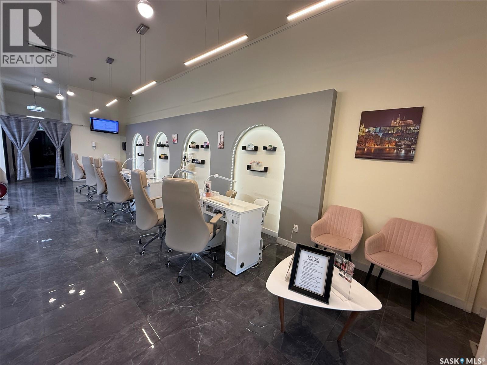 155 2nd AVENUE S - Photo 4 of 10, Saskatoon, Saskatchewan