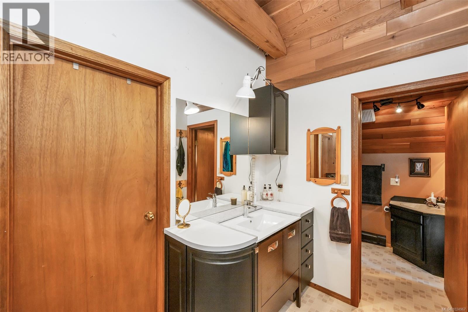 886 Jutland Terr, Courtenay