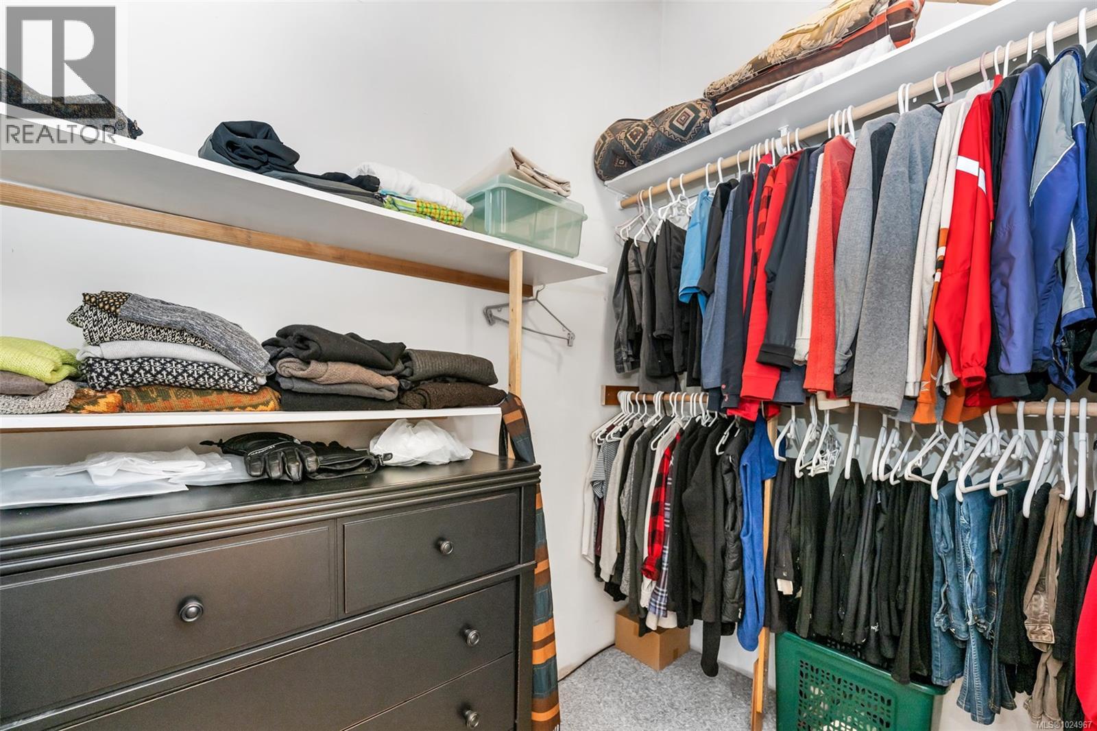 886 Jutland Terr, Courtenay