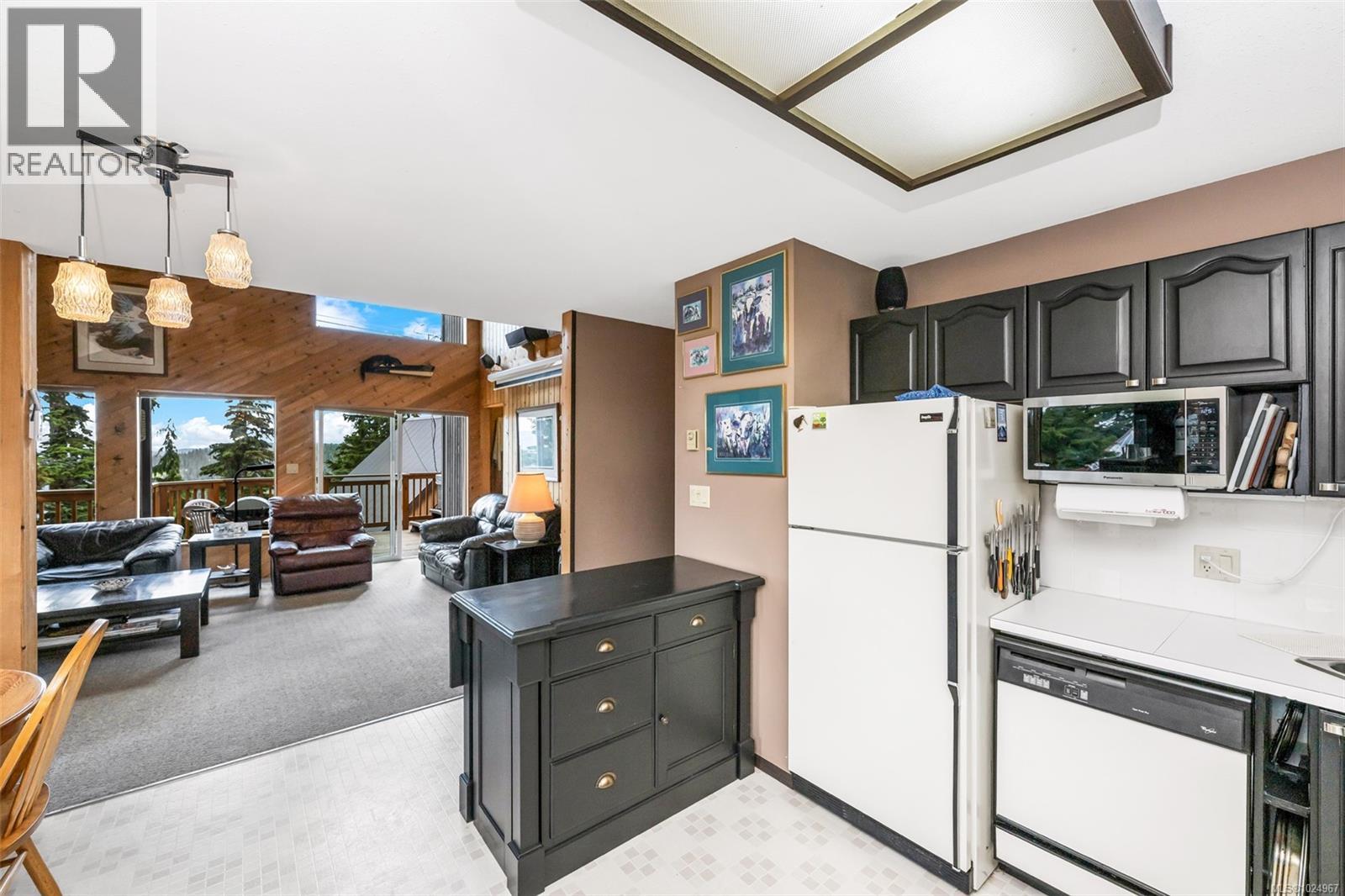 886 Jutland Terr, Courtenay