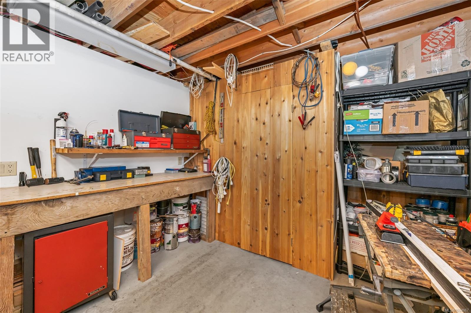 886 Jutland Terr, Courtenay