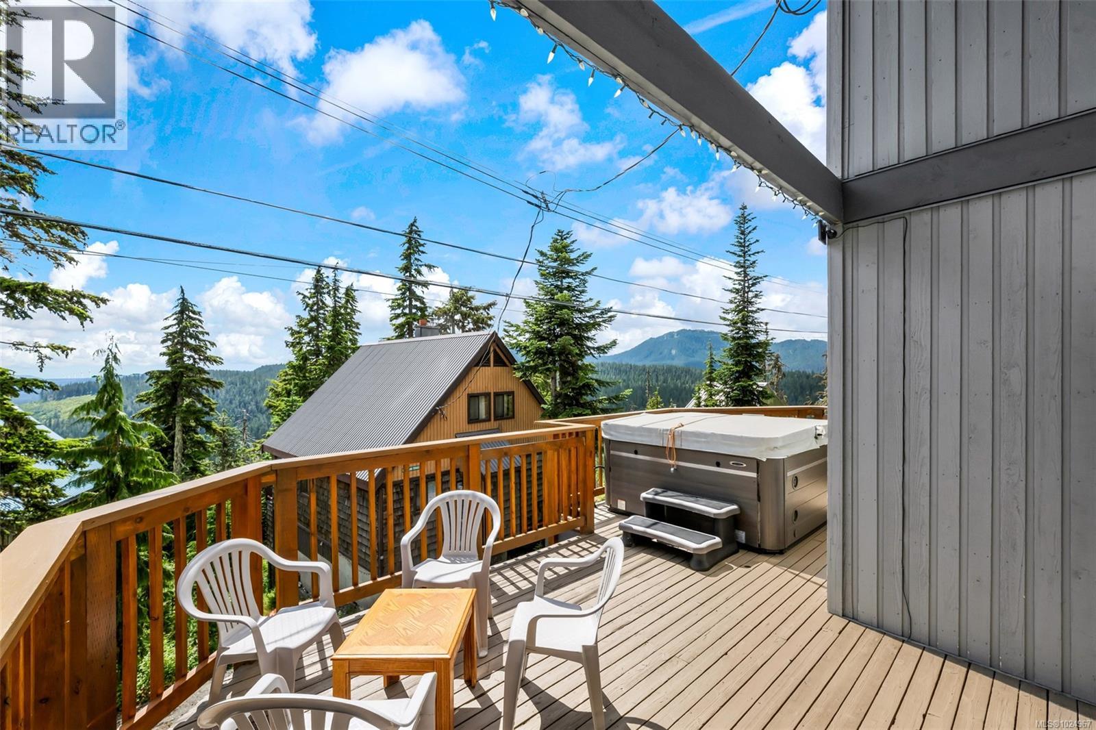 886 Jutland Terr, Courtenay