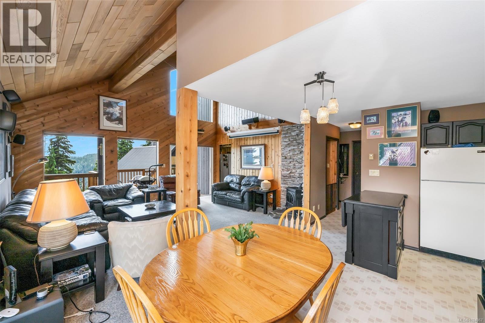 886 Jutland Terr, Courtenay