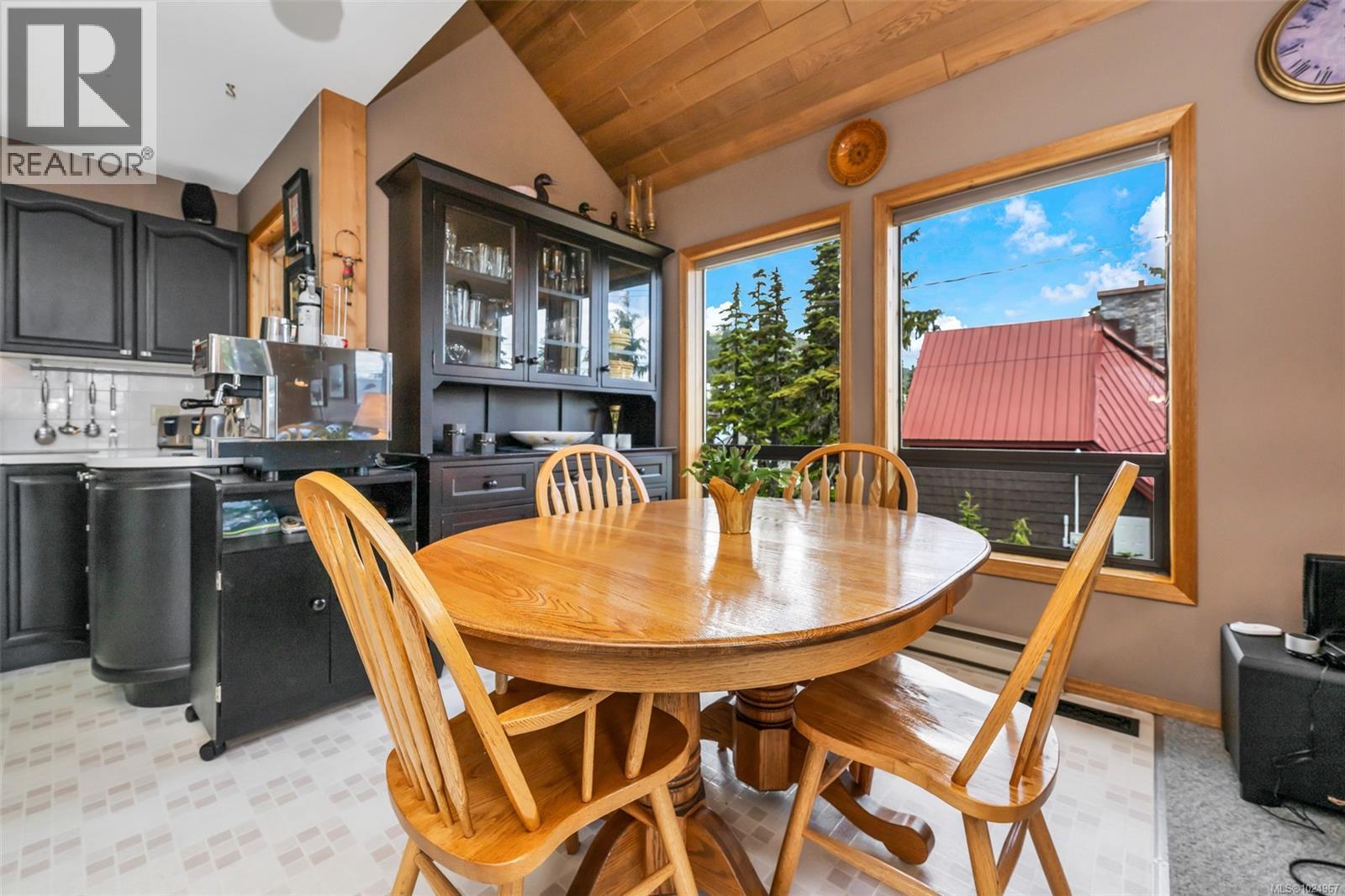 886 Jutland Terr, Courtenay