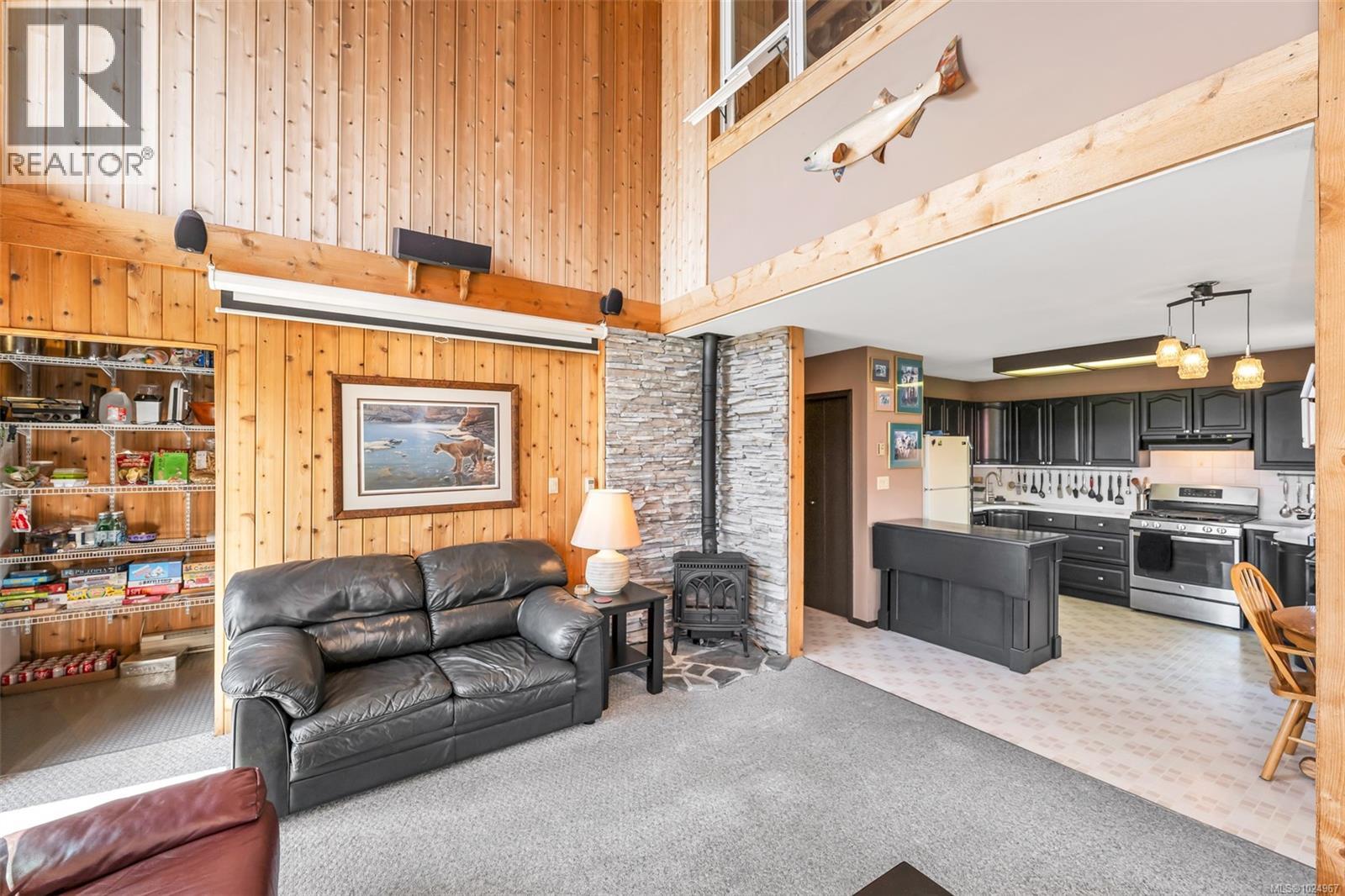 886 Jutland Terr, Courtenay