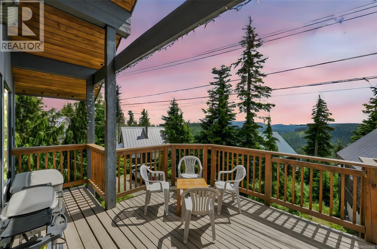 886 Jutland Terr, Courtenay