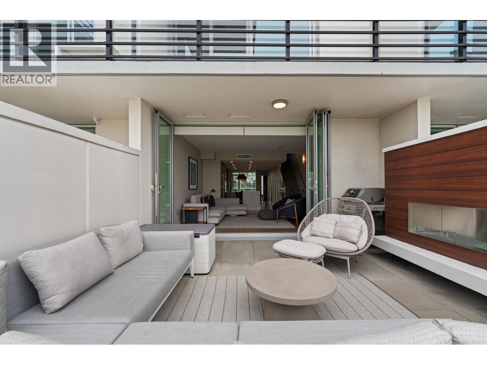 TH210 210 SALTER STREET, New Westminster