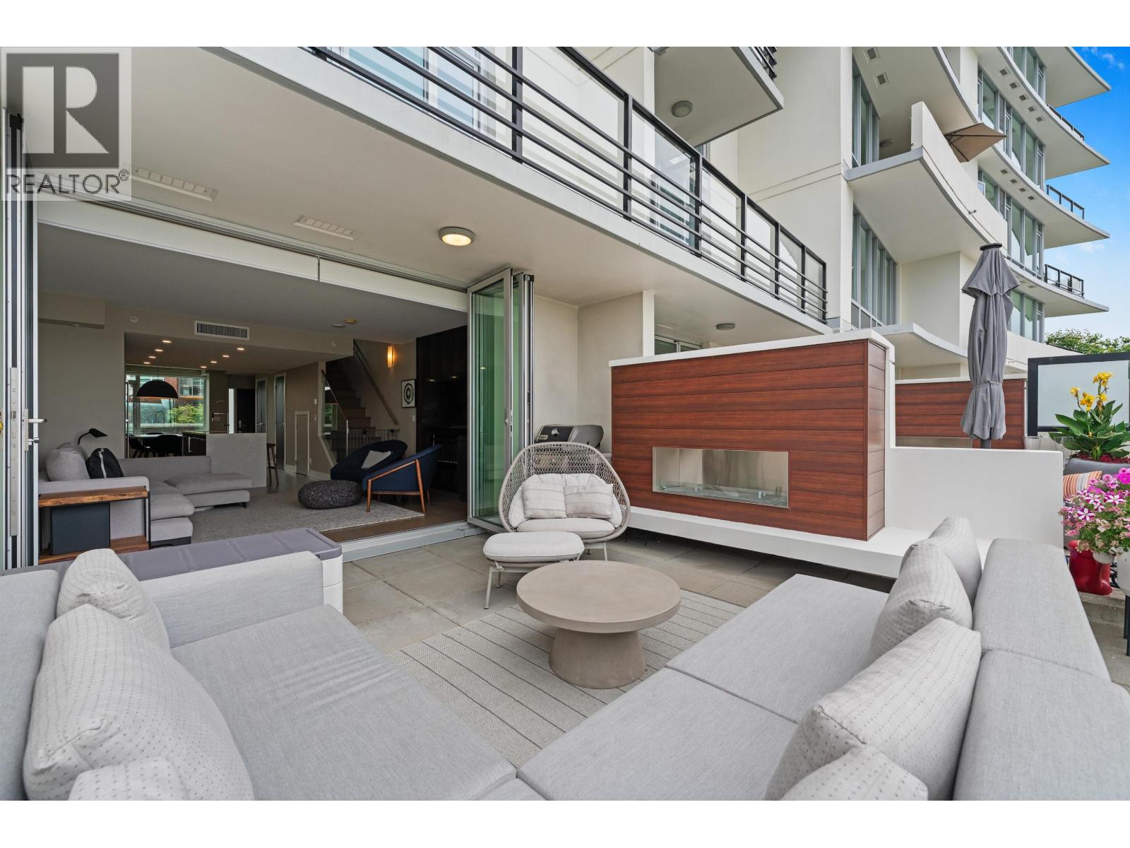 TH210 210 SALTER STREET, New Westminster