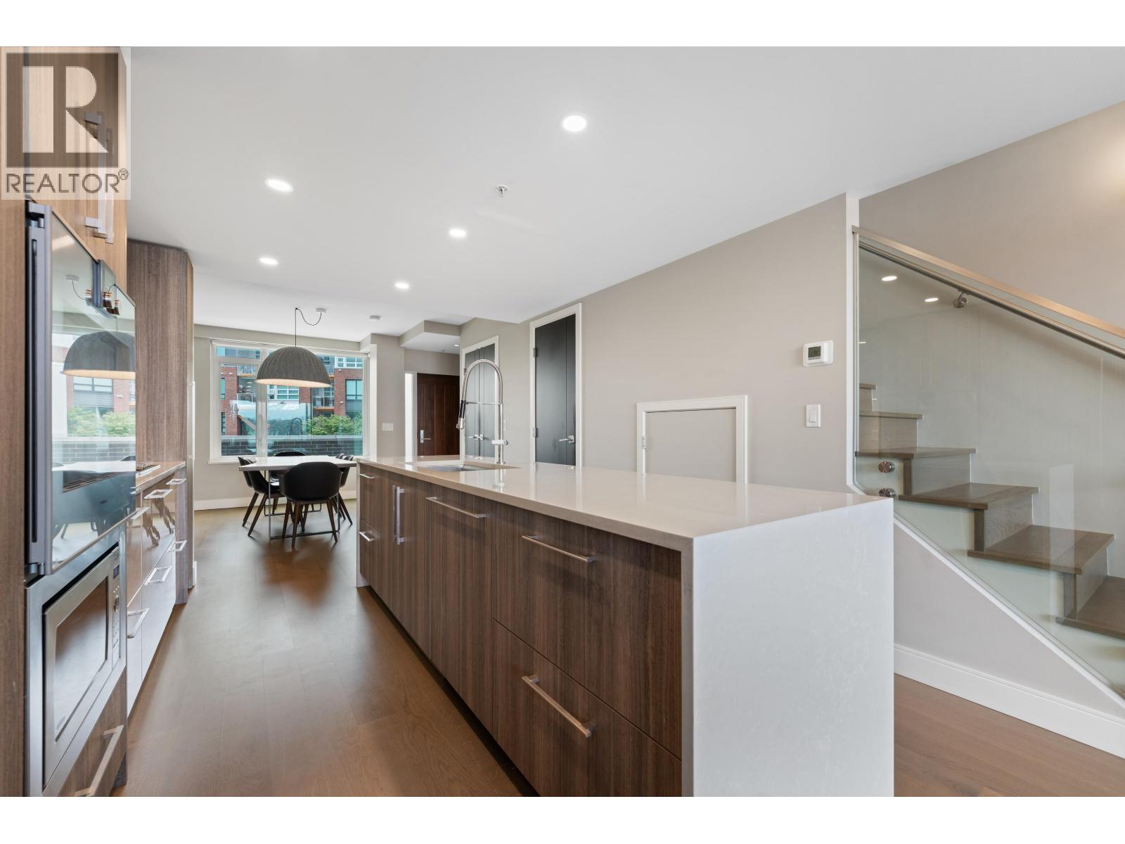 TH210 210 SALTER STREET, New Westminster