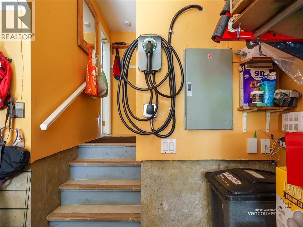 5 3588 WHITNEY PLACE, Vancouver