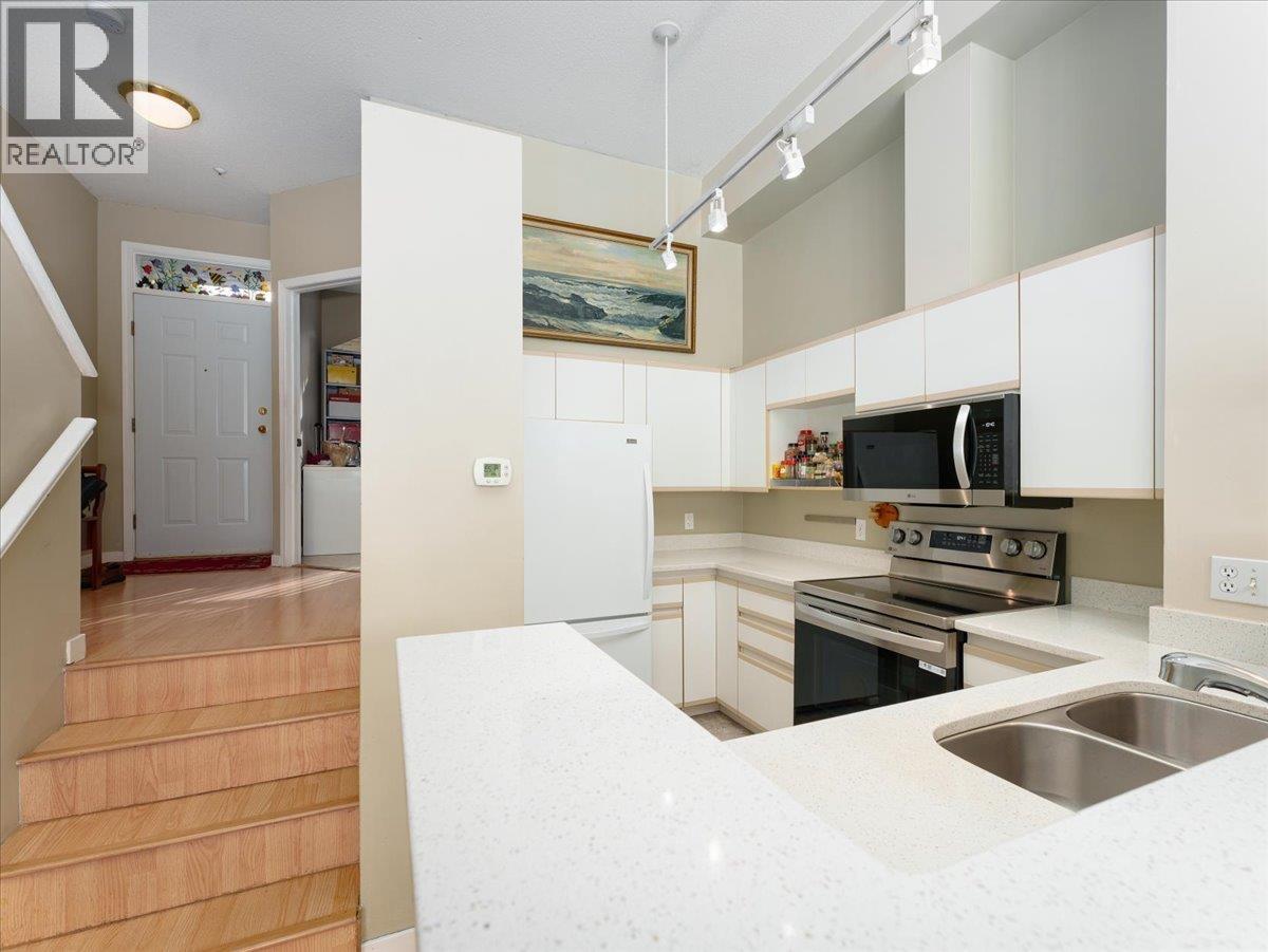 5 3588 WHITNEY PLACE, Vancouver